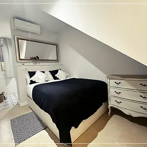  Habitación en casa particular Fira Gran Via Ii